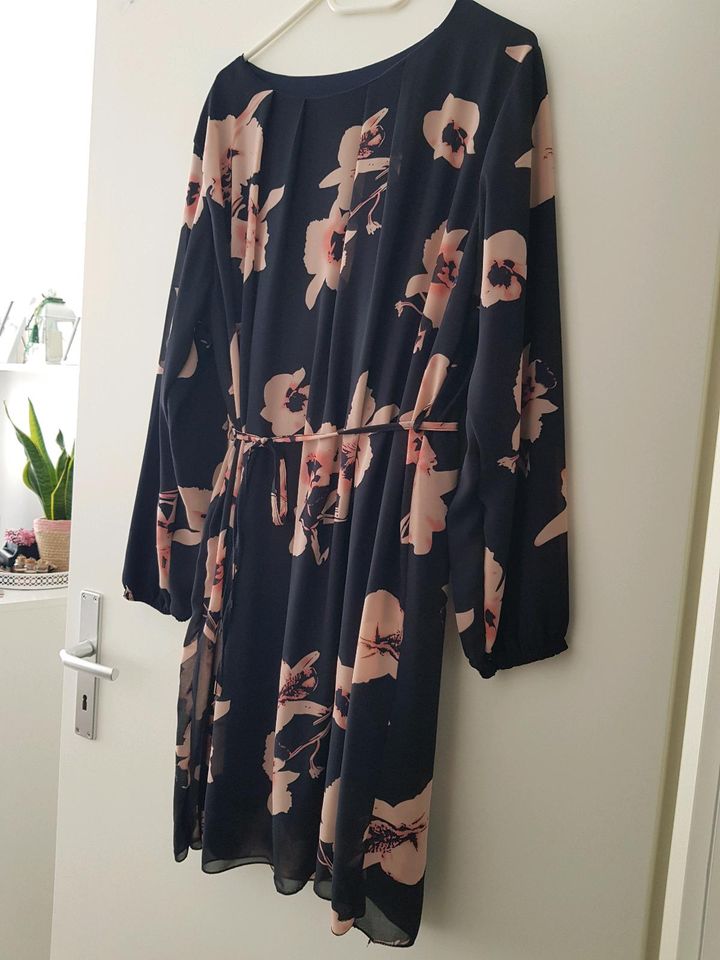 Frauen mini Kleid in Hamburg