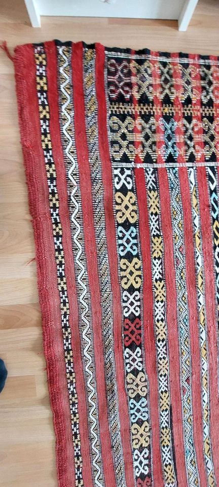Marokkanischer Teppich in Würselen