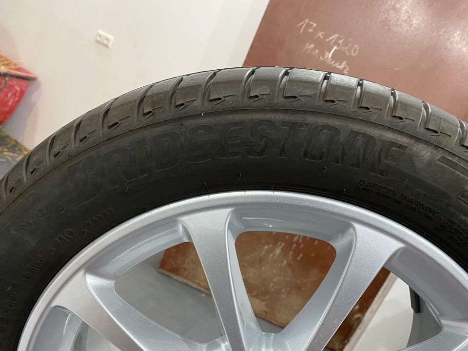 4 Bridgestone Sommer-Kompletträder auf Alufelge 205/55R17 91W in Erfurt