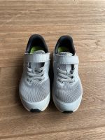 Turnschuhe / Sneaker Nike Gr. 30 - guter Zustand Nordrhein-Westfalen - Neuss Vorschau