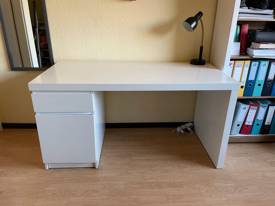 Ikea Schreibtisch in Eschweiler