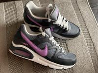 Nike Air Max Gr 38,5 neuwertig Nordrhein-Westfalen - Kerpen Vorschau