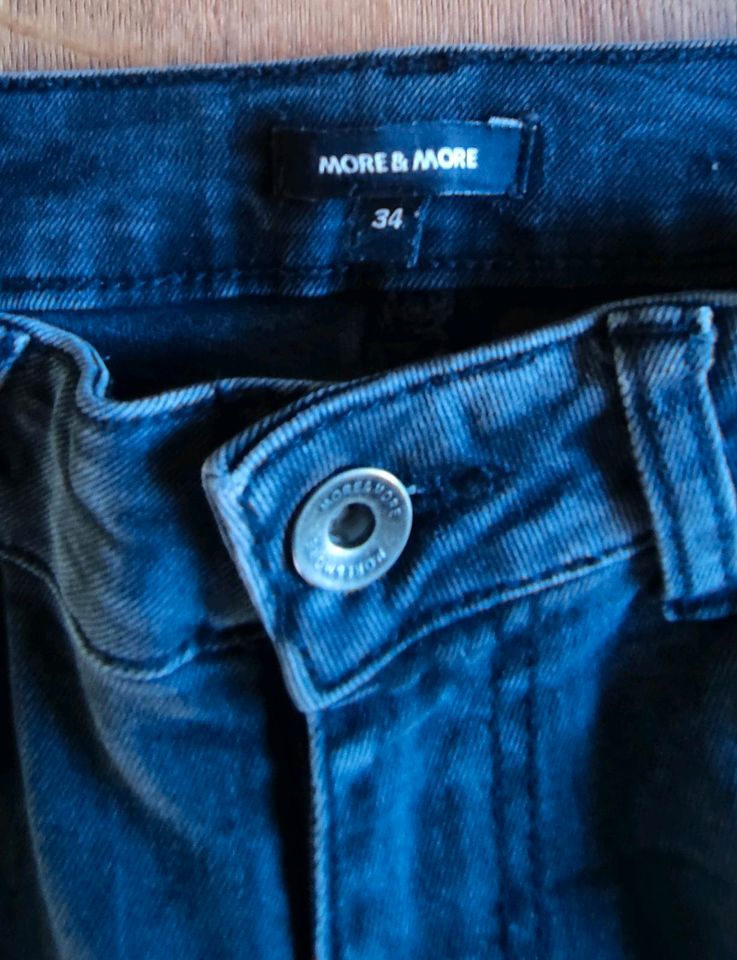 Damen More&More Highwaist Jeans Stickerei Gr.34 in Reichenbach (Vogtland)