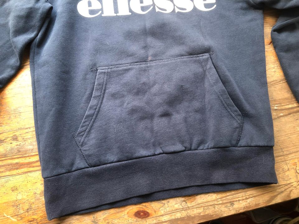 ellesse Kapuzenpullover Hoodie Gr. M in Berlin