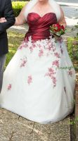 Brautkleid ivory/bordeaux Maikleid, Schützenkleid Hingucker Nordrhein-Westfalen - Übach-Palenberg Vorschau