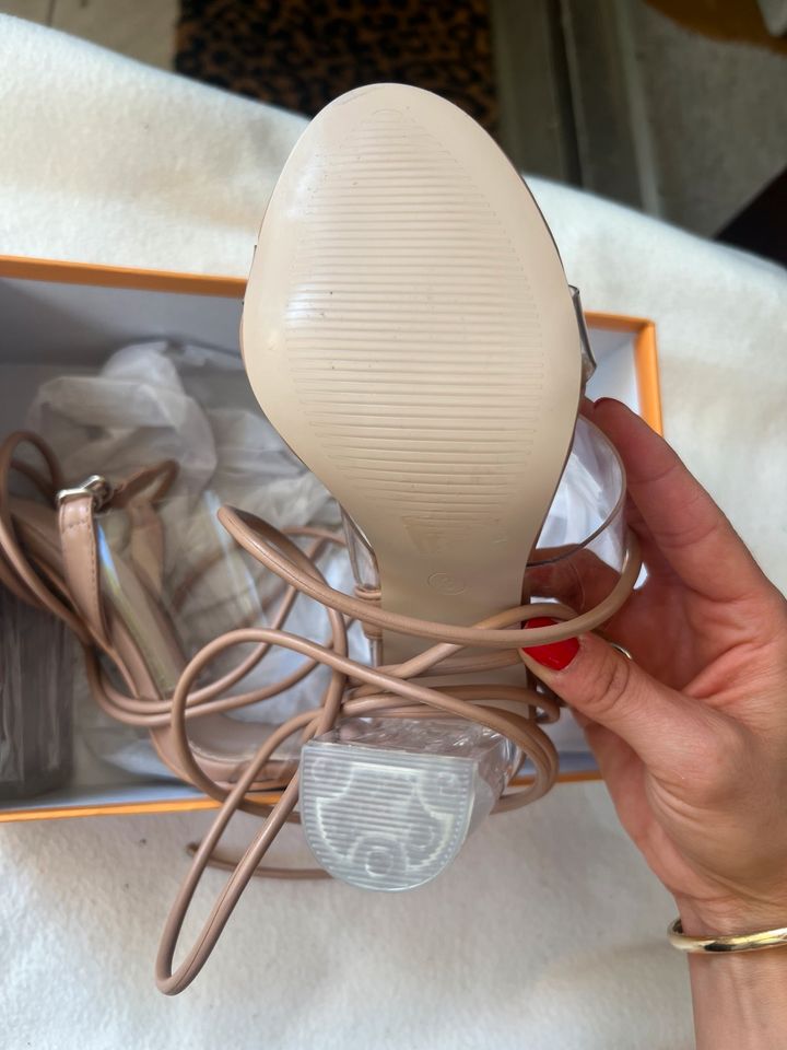 Public Desire Riemchen Sandalen Plexi Nude Transparent 36 NEU in Hamburg