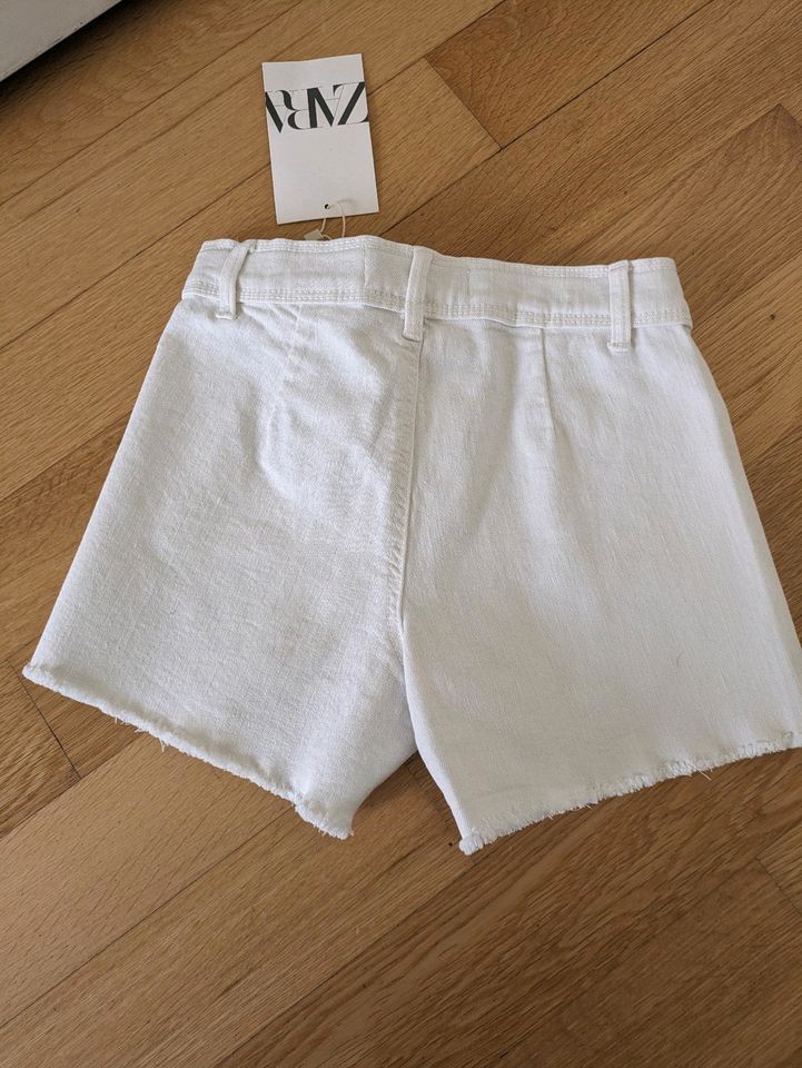 Zara Kids Shorts neu 116 in Hamburg