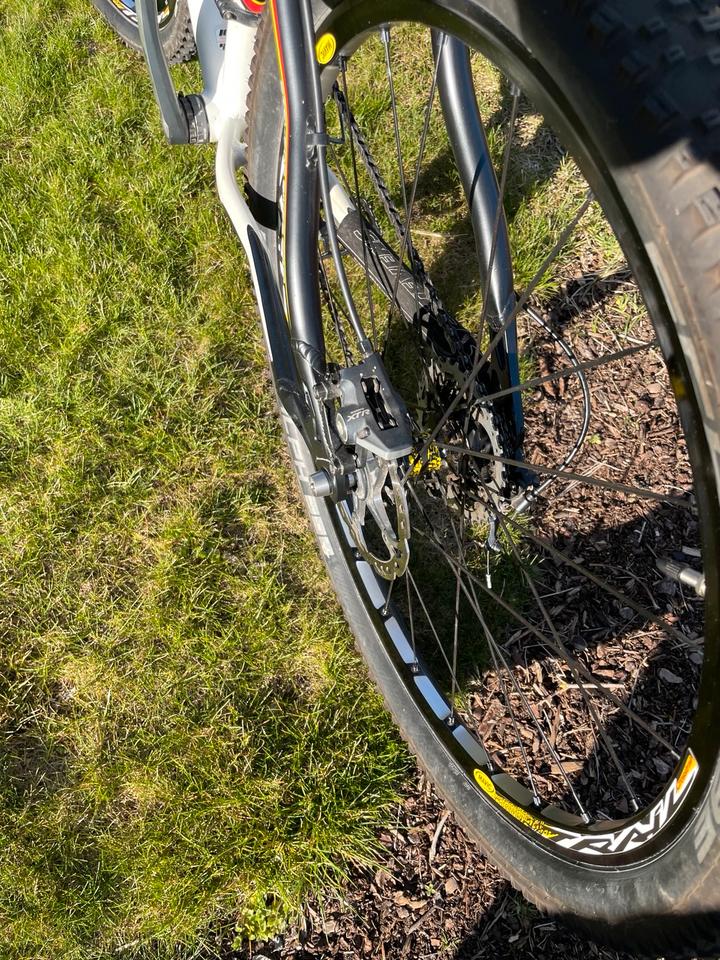Stevens Juke Team 26Zoll RH 18 Herrenbike in weiß 27 Gang in Melbeck