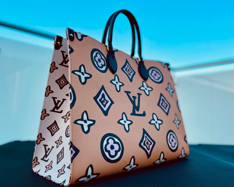 LOUIS VUITTON Onthego GM Monogram M45815 „Wild at Heart“ Arizona