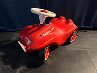 Bobbycar Rutschauto mit Anhänger  Rot BIG Nordrhein-Westfalen - Remscheid Vorschau