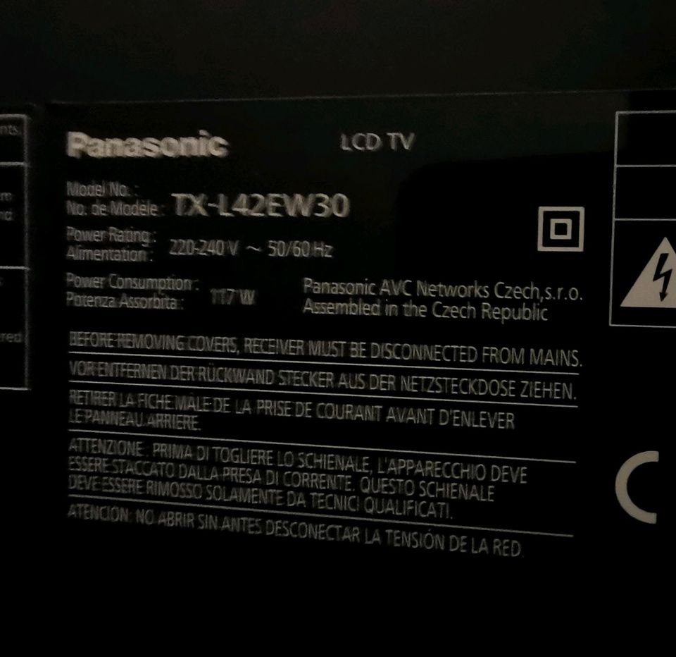 Panasonic LCD Fernseher TX-L42EW30 in Unterwellenborn
