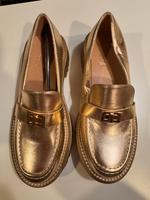 Chunky Loafer Slipper GOLD Gr 39 neu GIVANA Sachsen - Schönwölkau-Hohenroda Vorschau