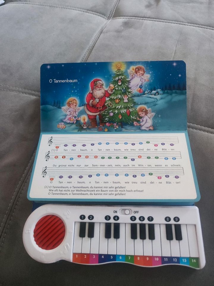 Klavierbuch für kleine Kinder ( Weihnachten) in Stade