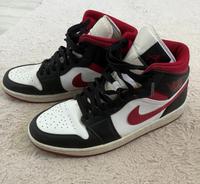 Nike air Jordan 1 rot schwarz Größe 44 Sachsen-Anhalt - Halle Vorschau
