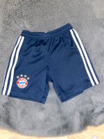 Adidas Shorts FC Bayern München Gr. 128 Niedersachsen - Didderse Vorschau