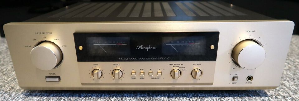 Accuphase E-211: High-End-Stereo-Vollverstärker in Berlin