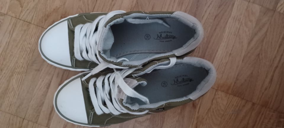 Marken Sneaker  / Kinderschuhe/ Gr. 38 in Erlangen