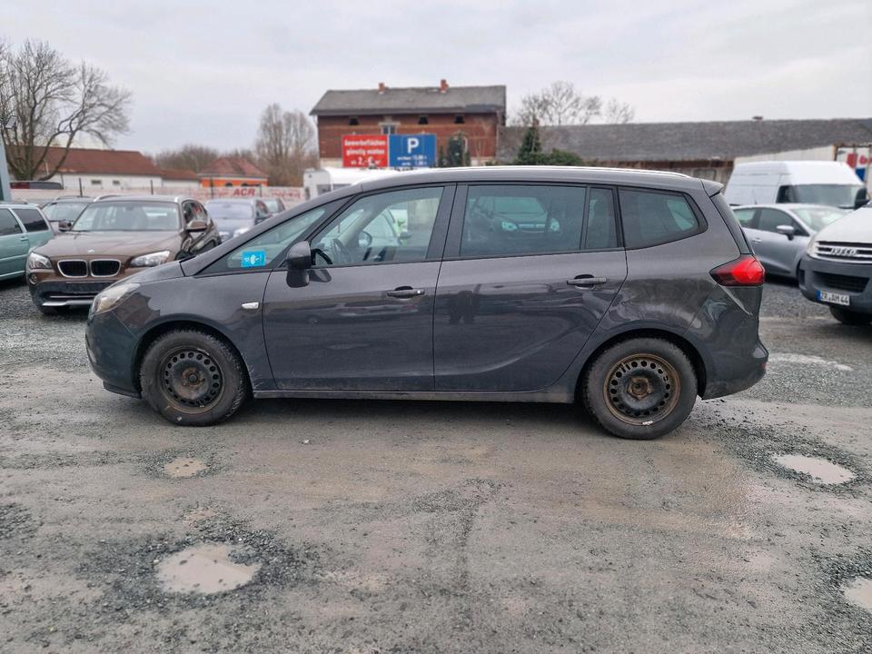 Opel Zafira C 2.0 CDTI KLIMAAUT. / NAVI / SITZHZG. TEXT LESEN ! ! in Münchenbernsdorf