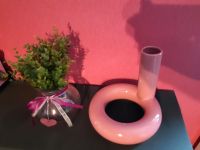 Zwei Vasen im Set , 1x rosa , 1x Glas  Neuwertig Niedersachsen - Osteel Vorschau