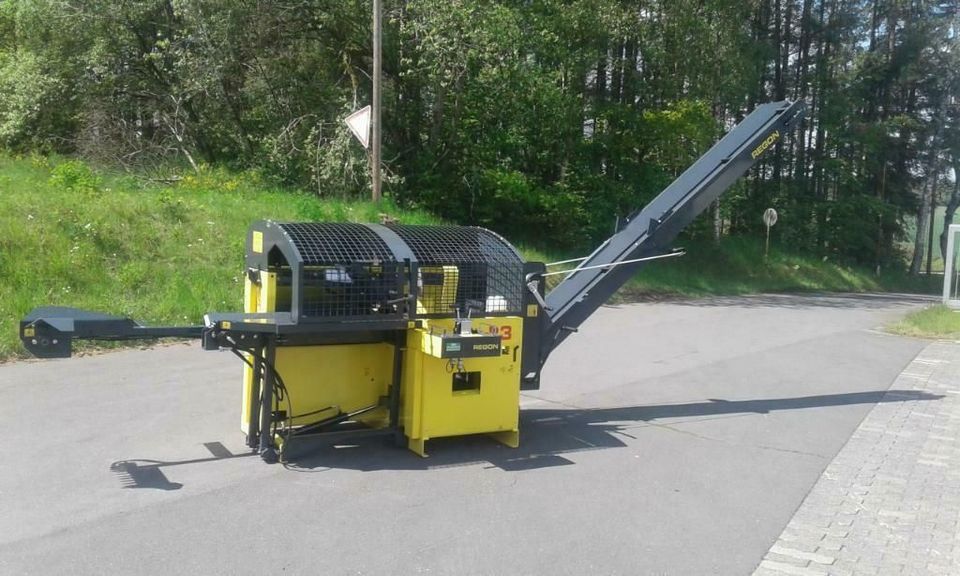 Sägespaltautomat 38 cm Brennholzautomat Regon R3 Zapfwelle BBS in Brockscheid