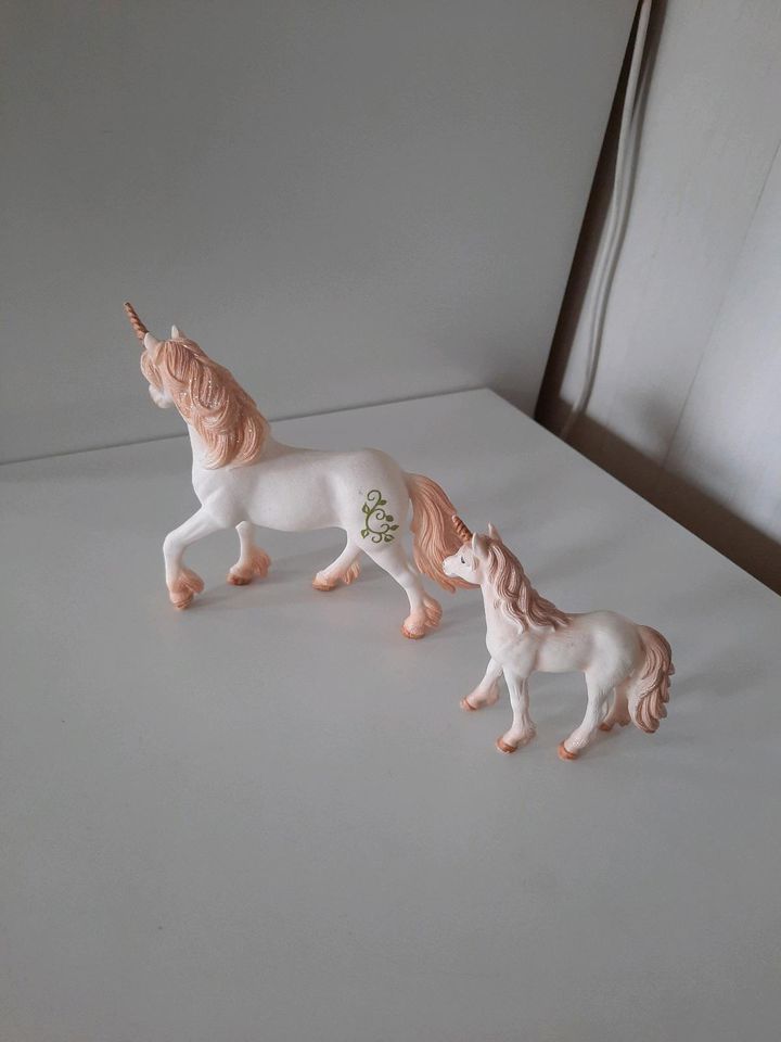 Schleich Bayala Einhorn mit Fohlen in Bischoffen