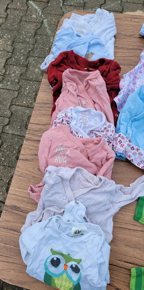 Babybekleidung im Set Größe 50 Kinderbekleidung in Nahrendorf