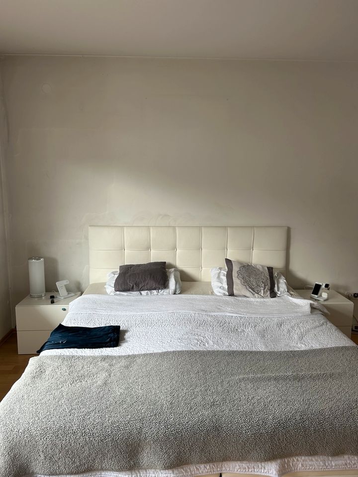 180x200 Boxspring Bett  in Creme Farbe in Wiesbaden