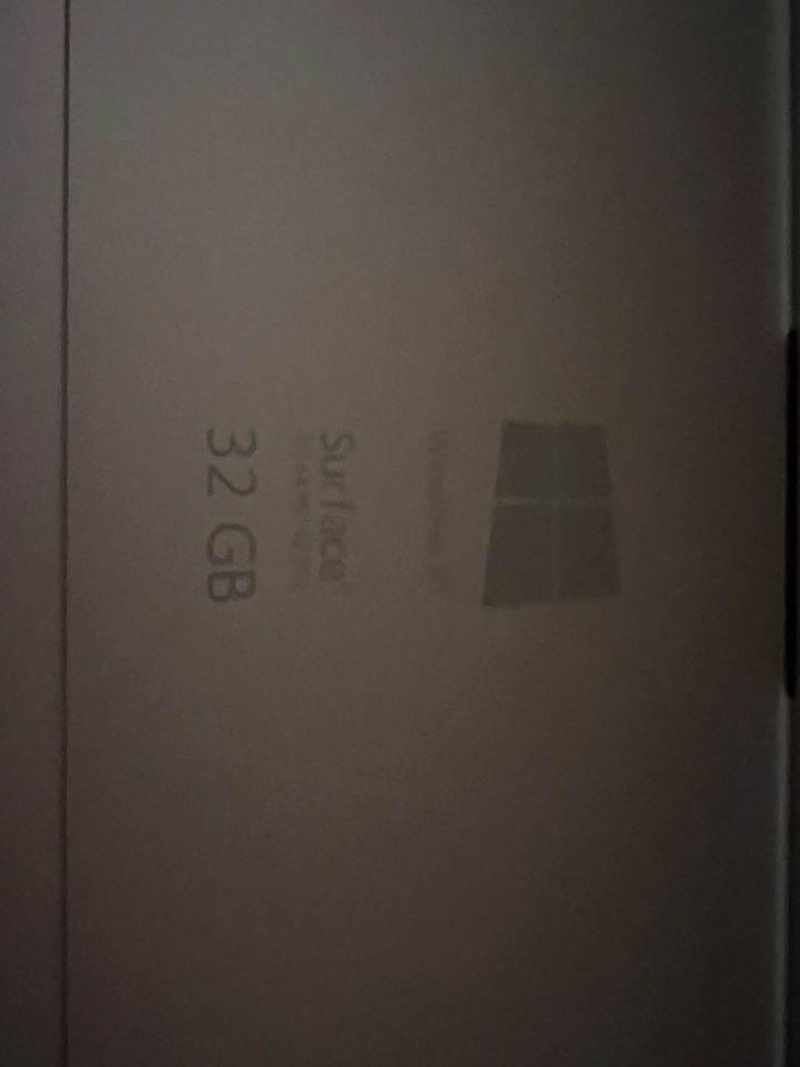 Surface 32 GB Windows RT Cover violett in Paderborn