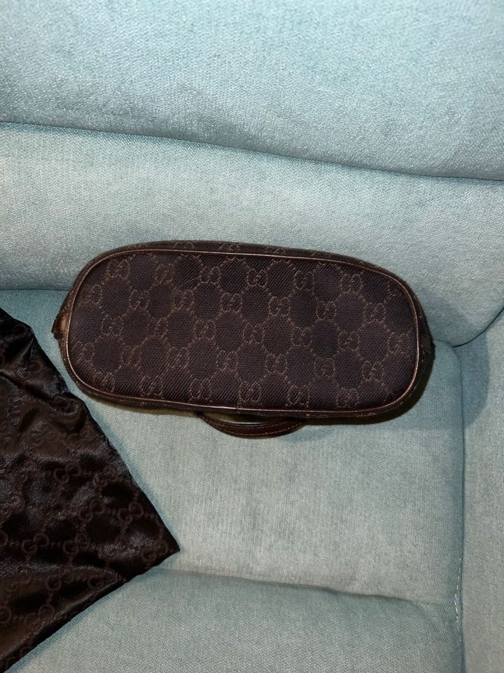 Gucci  Boat Pochette in Delingsdorf