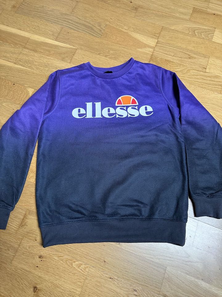 Pullover Ellesse Mädchen 140 146 guter Zustand Lila Schwarz in Essen