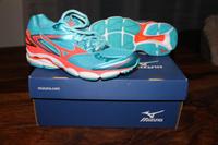 Mizuno Sportschuhe neu Gr. 36,5 Wave Ultima8 Originalkarton Bayern - Kissing Vorschau