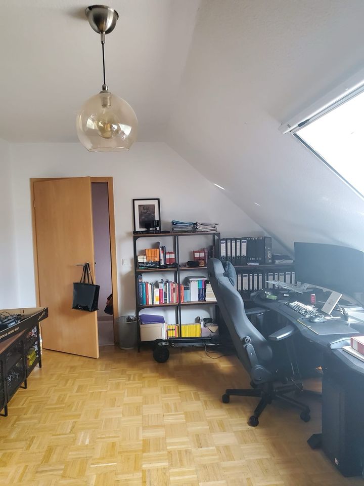 Schöne und helle 65 qm 3 Zimmer Wohnung mit Stellplatz in Duisburg