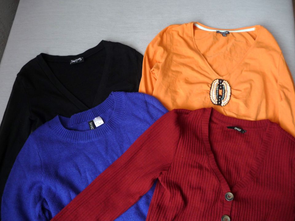 4 Tops Shirts Gr.S/XS in Braunsbedra