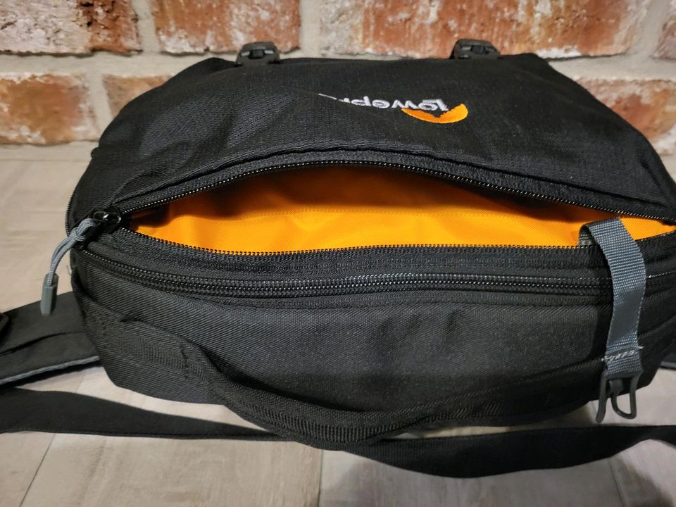 Lowepro Fototasche Sling Trekker Lite SLX120 in Bad Segeberg