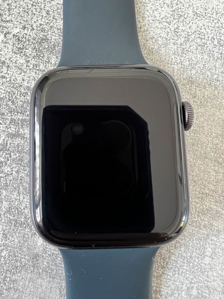 Apple watch SE 44MM Aluminium Ceramic case in Lüdenscheid