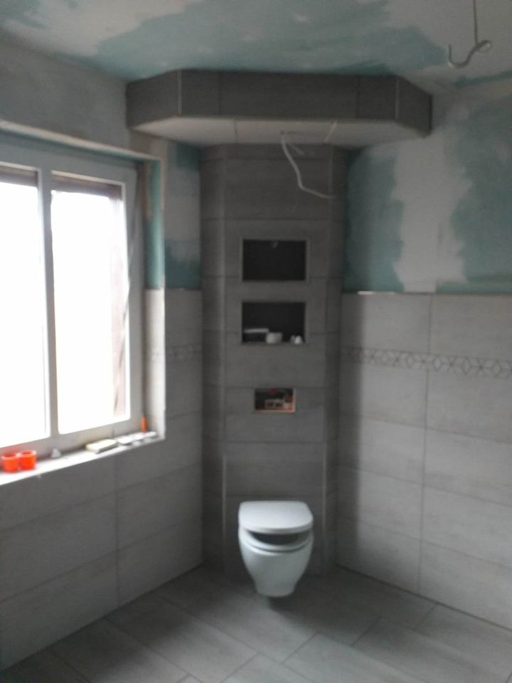 Abriss-Trockenbau-Maler-Fliesen-Komplett Badezimmer in Seelow