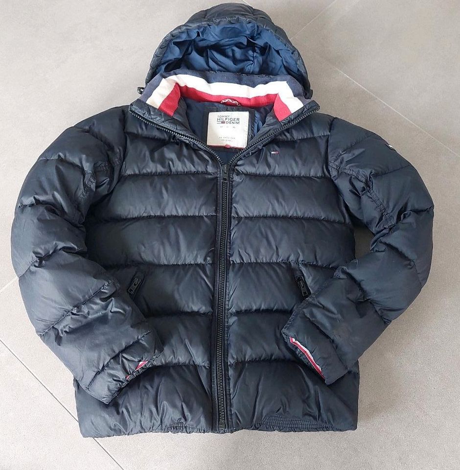 Tommy Hilfiger Essential Jacke Daune blau Gr M in Lohmar