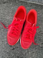 ❤️ NIKE Schuhe Gr. 42,5 Sneaker rot TOP knallrot Nordrhein-Westfalen - Lippstadt Vorschau