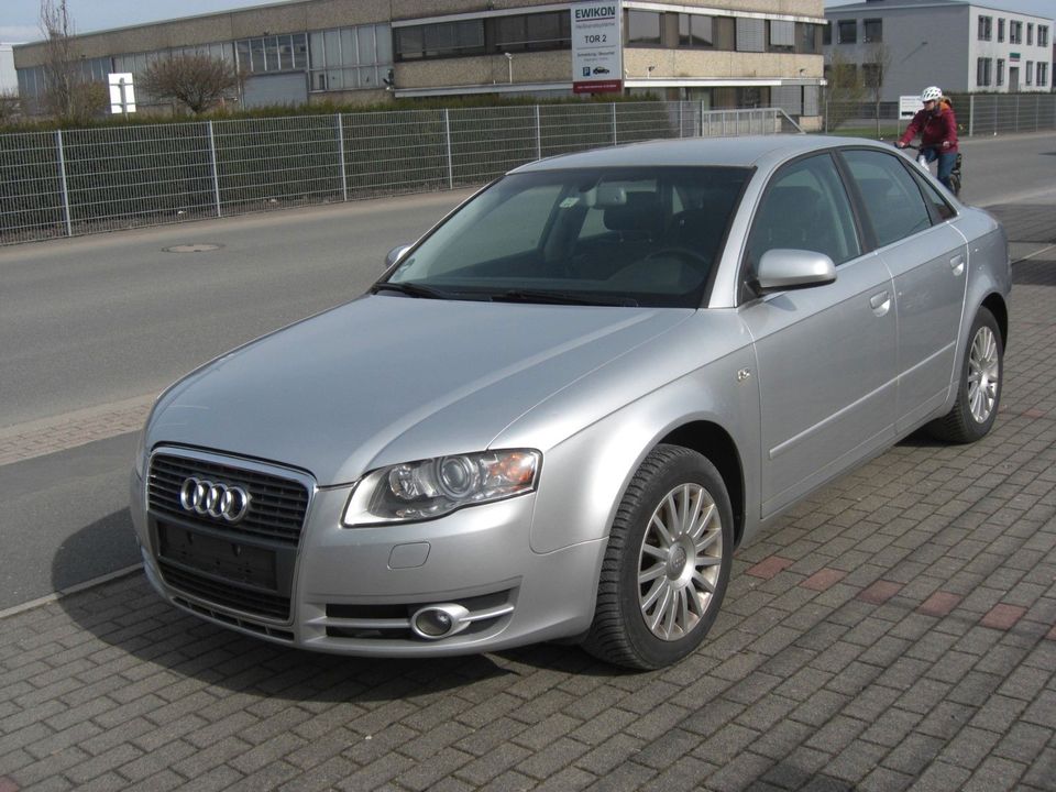 Audi A4 Lim. 2.5 TDI+Kurbewellen zimmerring tropft öl in Frankenberg (Eder)