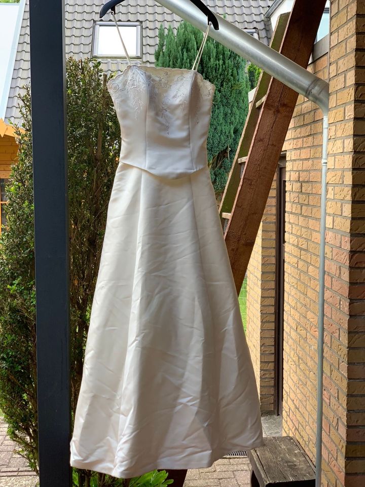 Brautkleid Brides Größe 38 in Osnabrück