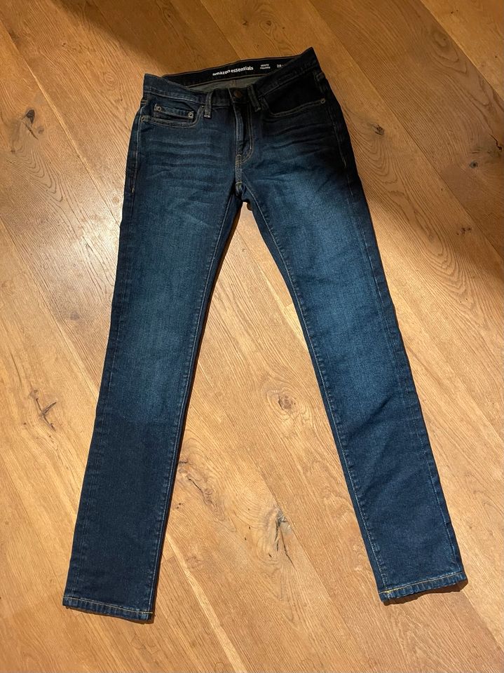 Jeans Amazon essentials neu 28/32 in Moers