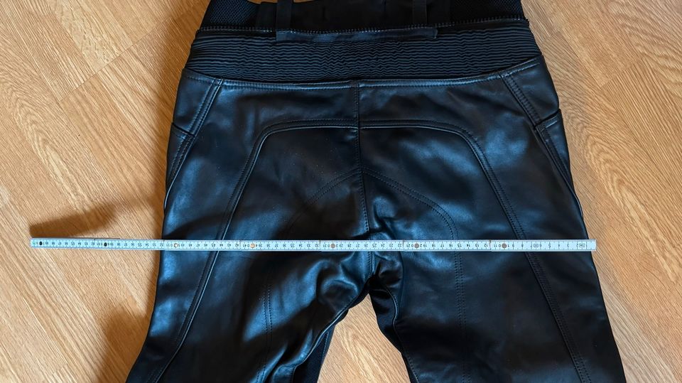 Damen Polo Motorradlederhose schwarz, Gr. 42, ungetragen in Runkel