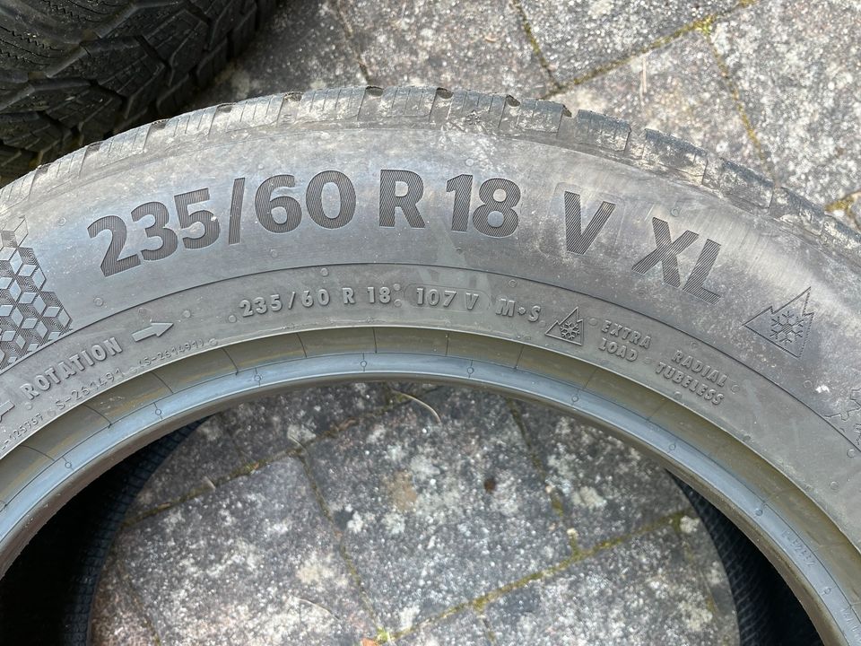 Winterreifen 235/60 R18 in Dornburg