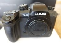 Panasonic Lumix GH5 Body mit LEICA H-ES12060 und Zubehör- Bayern - Regensburg Vorschau