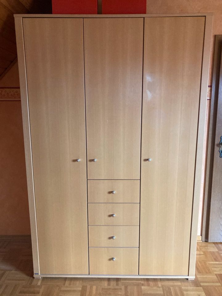 Kleiderschrank / Schrank/ Paidi / Buche / in Hille