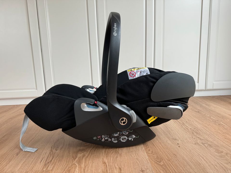 Cybex Cloud Z Babyschale Autositz Kindersitz schwarz in Sinzig