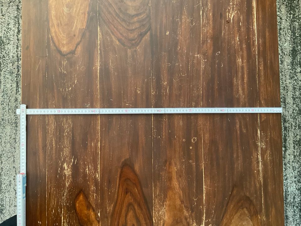 Massivholz Couchtisch, für Liebhaber zum Aufarbeiten, 120x80 cm in Dresden