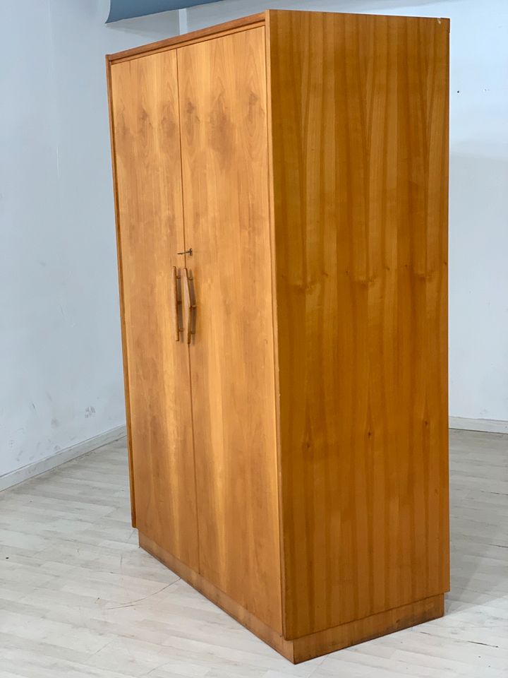 MID CENTURY HELLERAU KLEIDERSCHRANK SCHRANK WARDROBE VINTAGE in Berlin