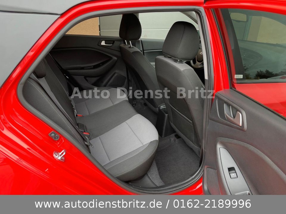 Hyundai i20 YES Plus-Kamera-Navi-Garantie-Apple Car Play in Britz bei Eberswalde