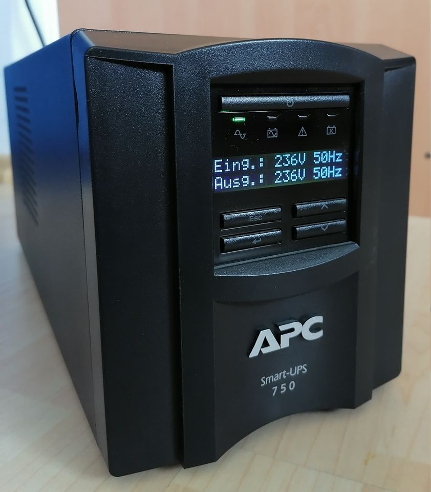 APC Smart-UPS 750 VA Unterbrechungsfreie Stromversorgung in Seeg